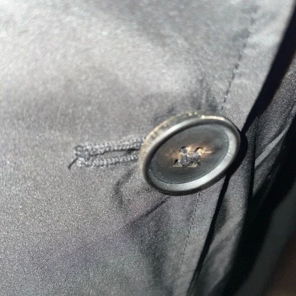 #29🎊Live 3/10/23 @7:30pm cst🖤Great Used Condition M Tumi Trench coat. - Picture 3 of 16